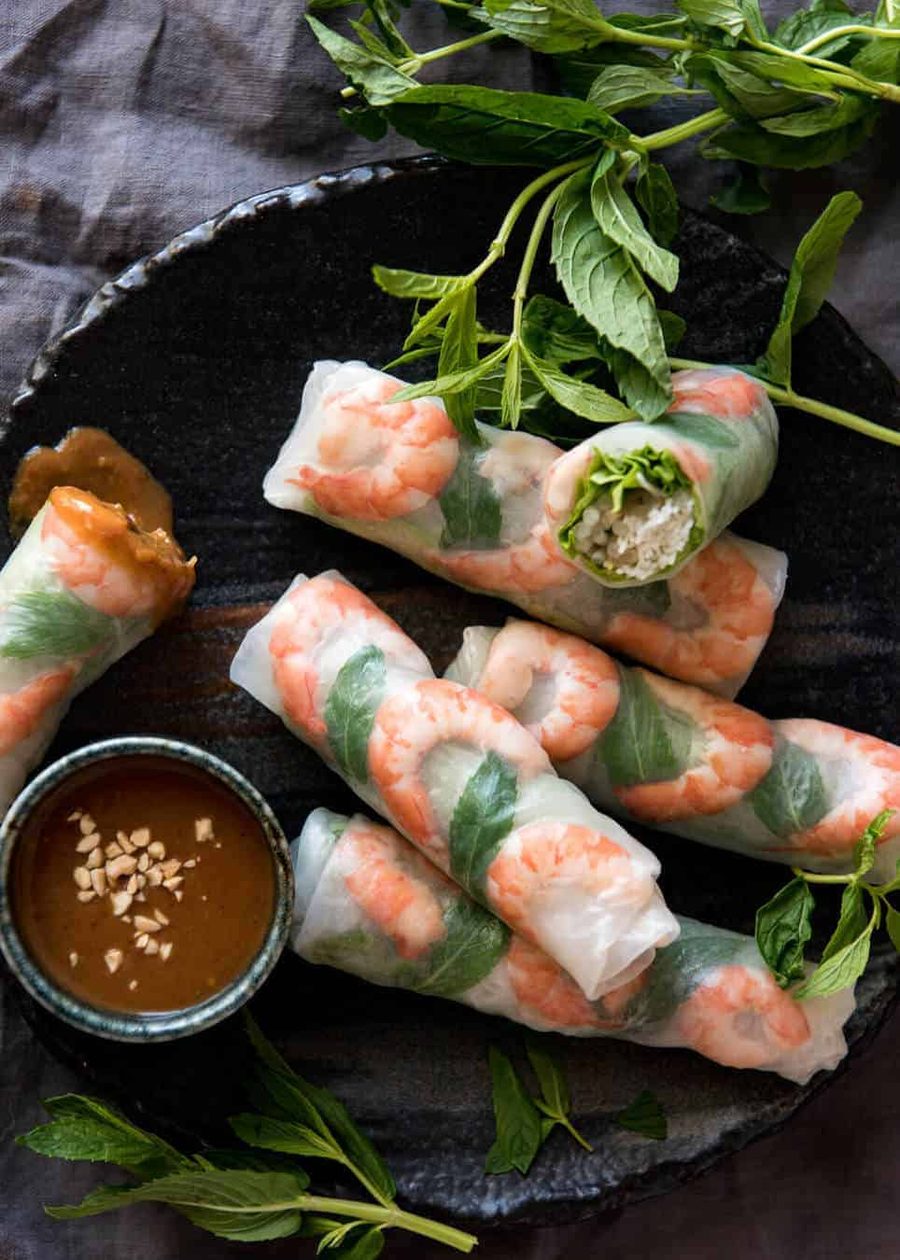 Jam packed with fresh, bright flavours, learn how to make Vietnamese Rice Paper Rolls with an easy to follow video tutorial and step by step photos. Served with an addictive Vietnamese Peanut Dipping Sauce! staging.recipetineats.com
