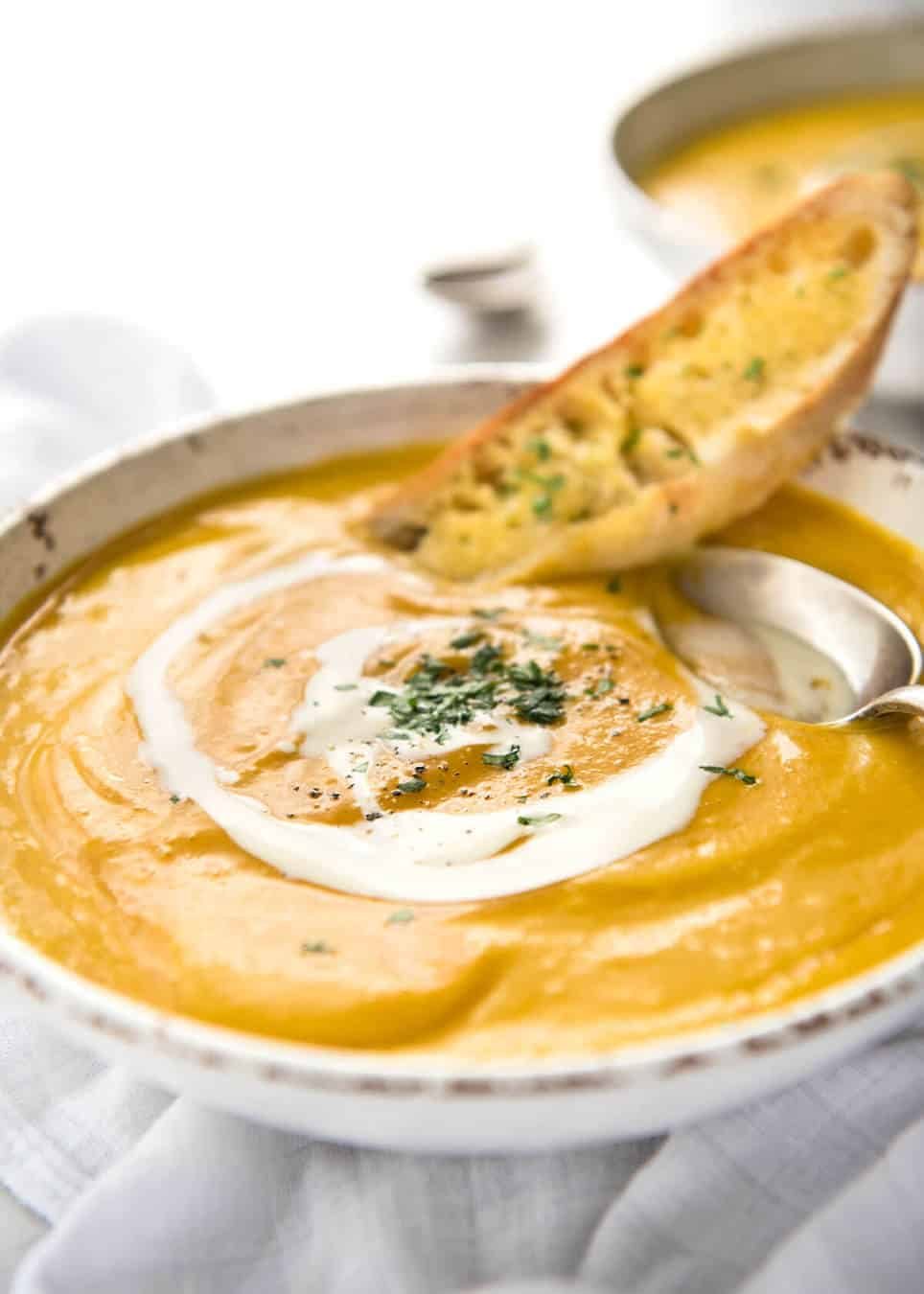 No Chop Roast Pumpkin Soup - An intensely flavoured creamy pumpkin soup made without chopping / peeling pumpkin. staging.recipetineats.com