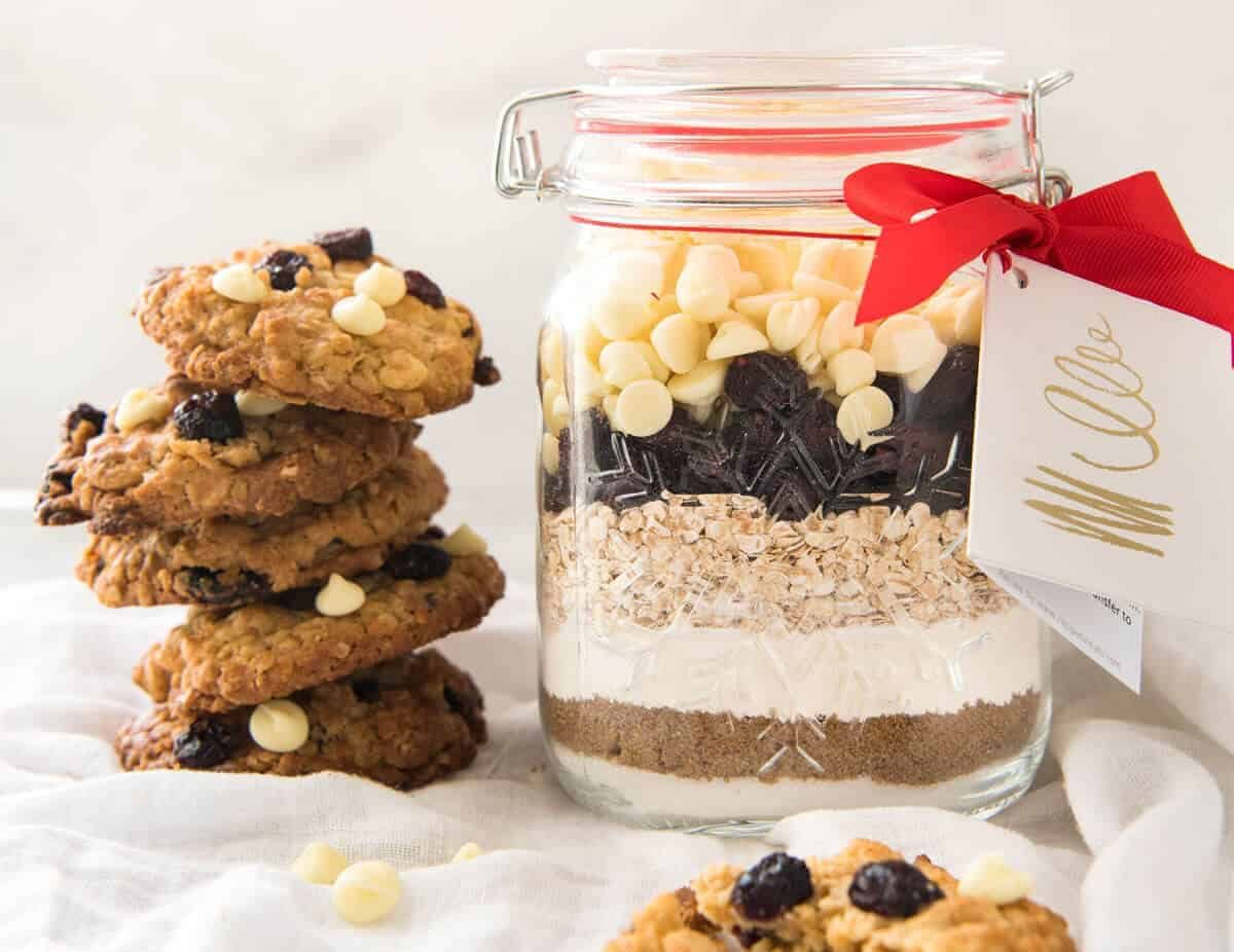 Cookie Mix in a Jar - White Chocolate Cranberry Cookies: Fantastic Christmas gift in a mason jar, just add melted butter and an egg, no beater required! staging.recipetineats.com