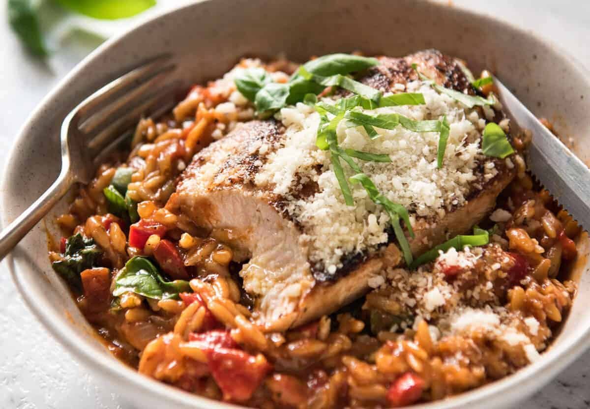 Risoni Pasta Recipe with Chicken - Italian Chicken with a tomato basil risoni pasta recipe, all made in one pot! Quick, super tasty 30 minute meal. staging.recipetineats.com