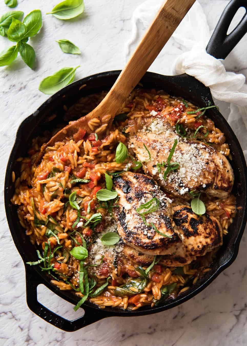 Risoni Pasta Recipe with Chicken - Italian Chicken with a tomato basil risoni pasta recipe, all made in one pot! Quick, super tasty 30 minute meal. staging.recipetineats.com