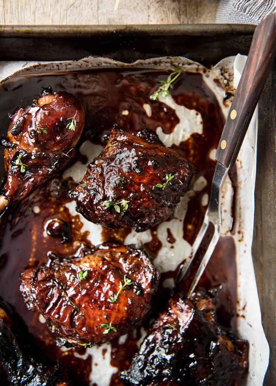 Balsamic vinegar, soy sauce, honey, sugar and garlic is all you need to make this super easy and fast Baked Balsamic Chicken! No marinating required. staging.recipetineats.com