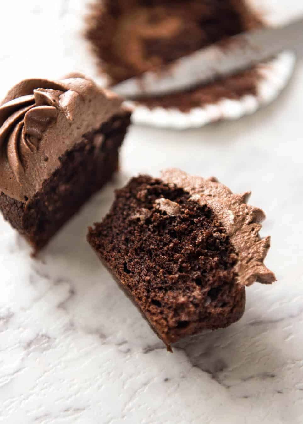 No stand mixer required to make the Best EASY Chocolate Cupcakes. Moist, deeply chocolatey with a tender crumb, these are unbelievably fast & easy. staging.recipetineats.com