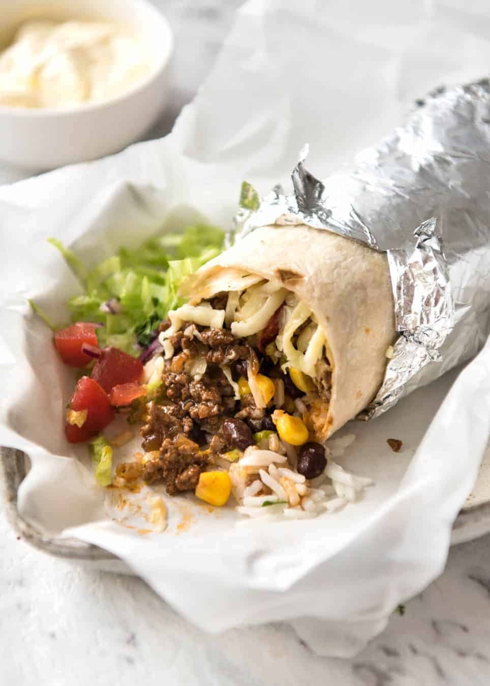 A great everyday Beef Burrito, made with super tasty seasoned beef filling. Fresh and freezable versions! staging.recipetineats.com
