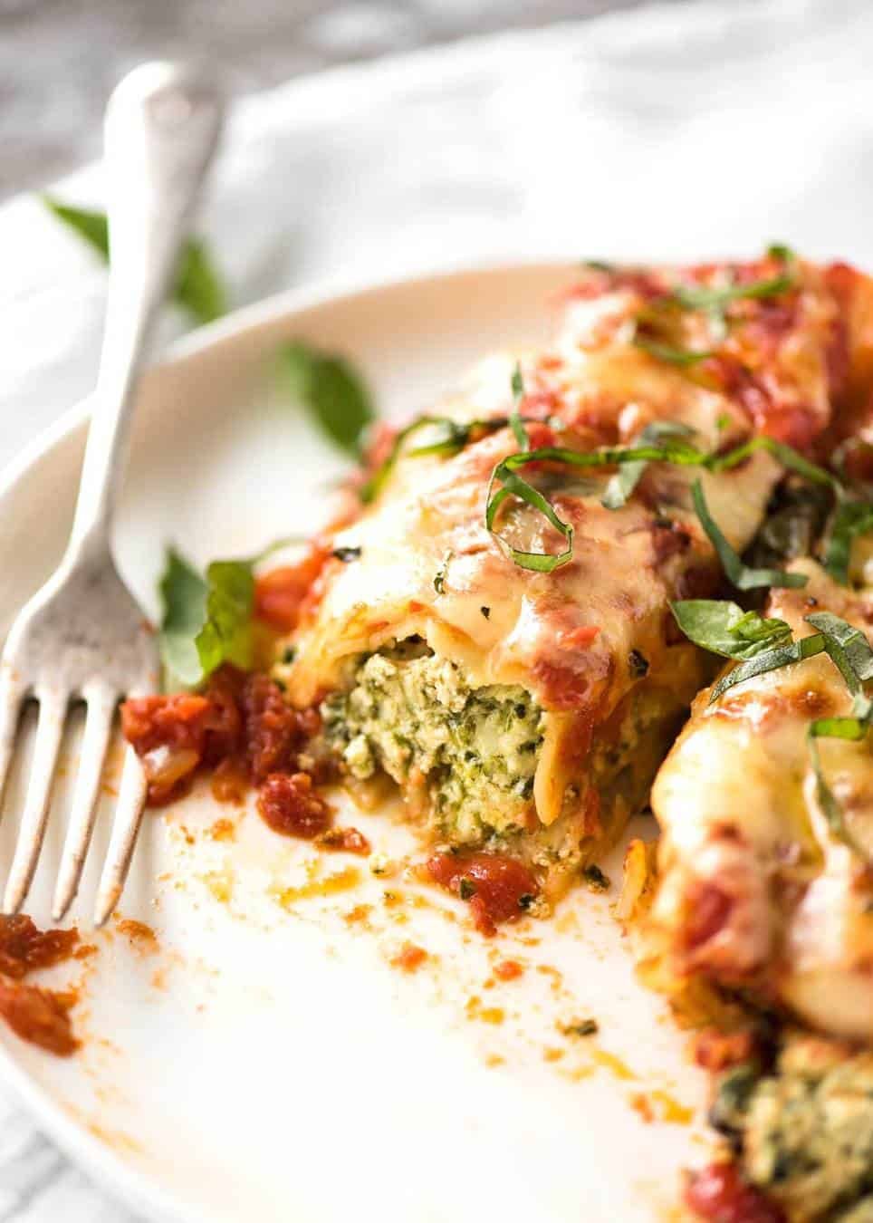 Imagine coming home to this Spinach Ricotta Cannelloni.... staging.recipetineats.com