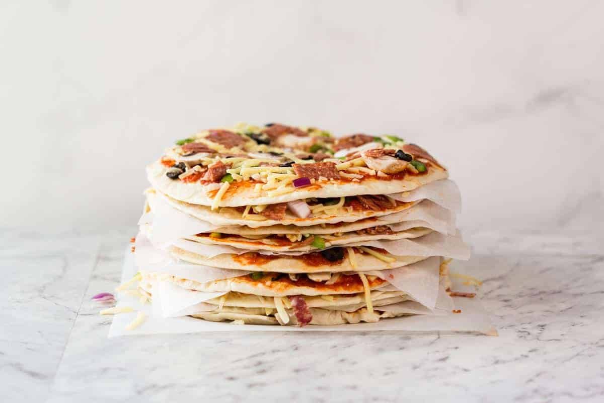 $2 Homemade Frozen Pizzas - quick and easy made using flatbreads, cook from frozen for a terrific Thin & Crispy pizza! staging.recipetineats.com