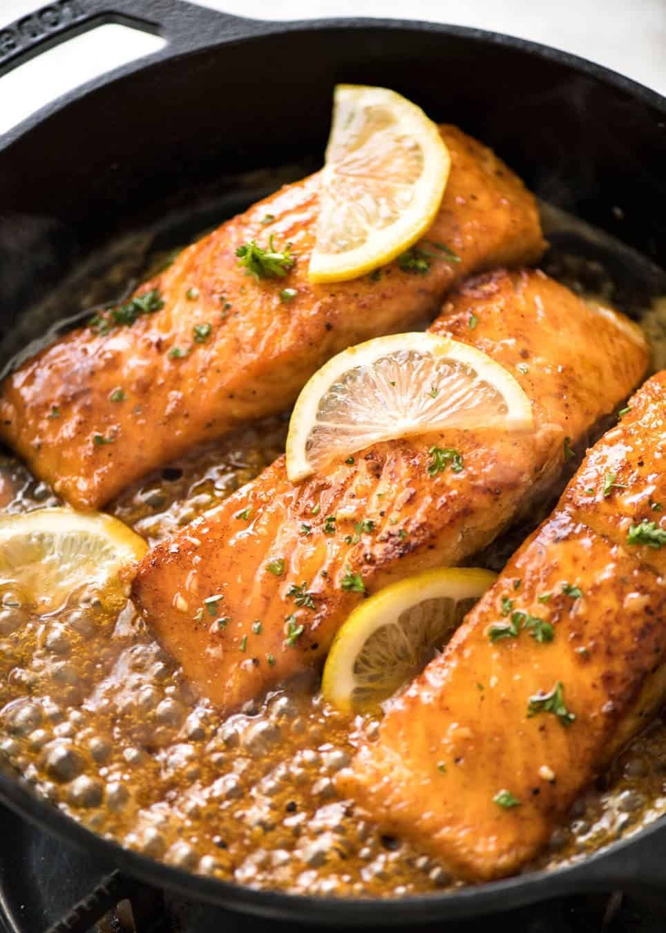 If this Lemon Honey Glazed Salmon takes more than 8 minutes to make, you've overcooked the salmon. That sauce is lip smackingly delicious! staging.recipetineats.com