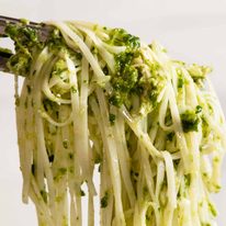 Green Ginger Rice Noodles with chicken